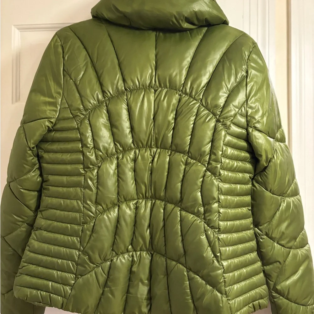Guess Green Puffer Jacket - Picture 2 of 5